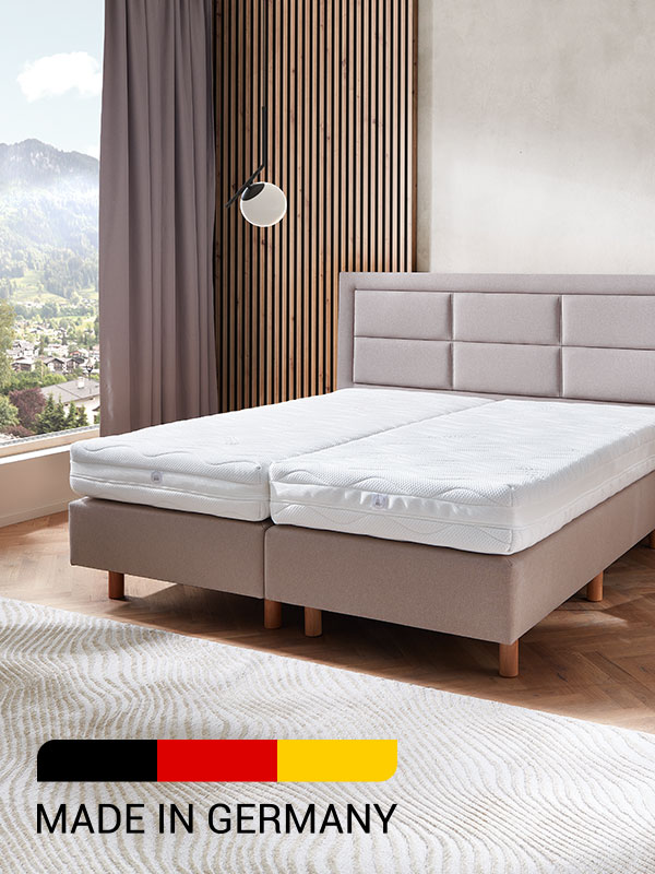 Frau liegt auf airfect Kissen Original